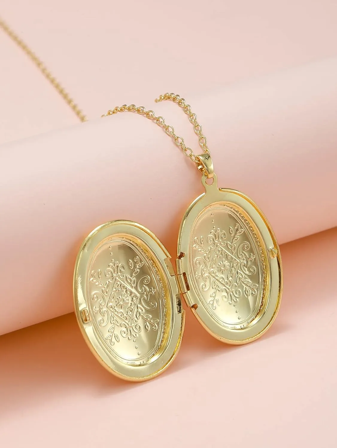 Fuqimanman2020 Vintage Engraved Flower Locket Picture Pendant Necklace Oval Heart Locket Hold Photo Picture Pendant Necklace Memory Jewelry