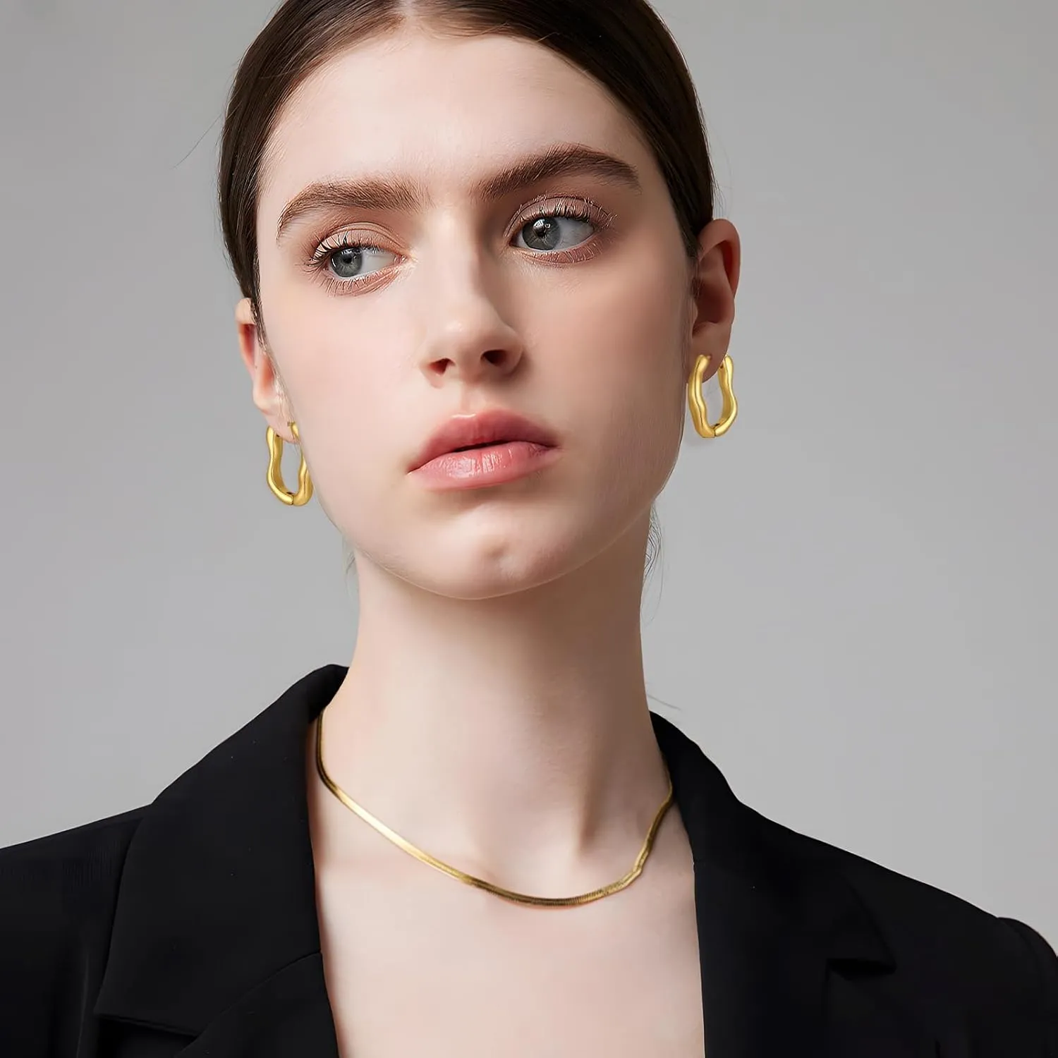 Gold Hoop Earrings for Women 18K Gold Plated Twisted Huggie Hoop Earring Thick Open Lightweight Twisted Wave Gold Earrings