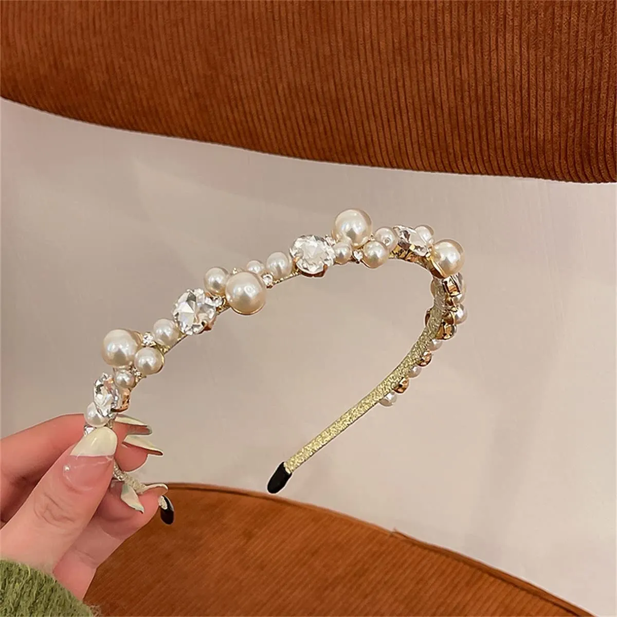 JILIYUPA Pearls Trendy Headbands, White Artificial Pearl Rhinestones Hairbands Bridal Hair Hoop Party Wedding Hair Accessories for Women Girls (5Pcs-PearlA)