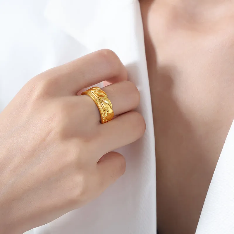 Luxurious French Pearl Ring - Elegant Women's Statement Jewelry