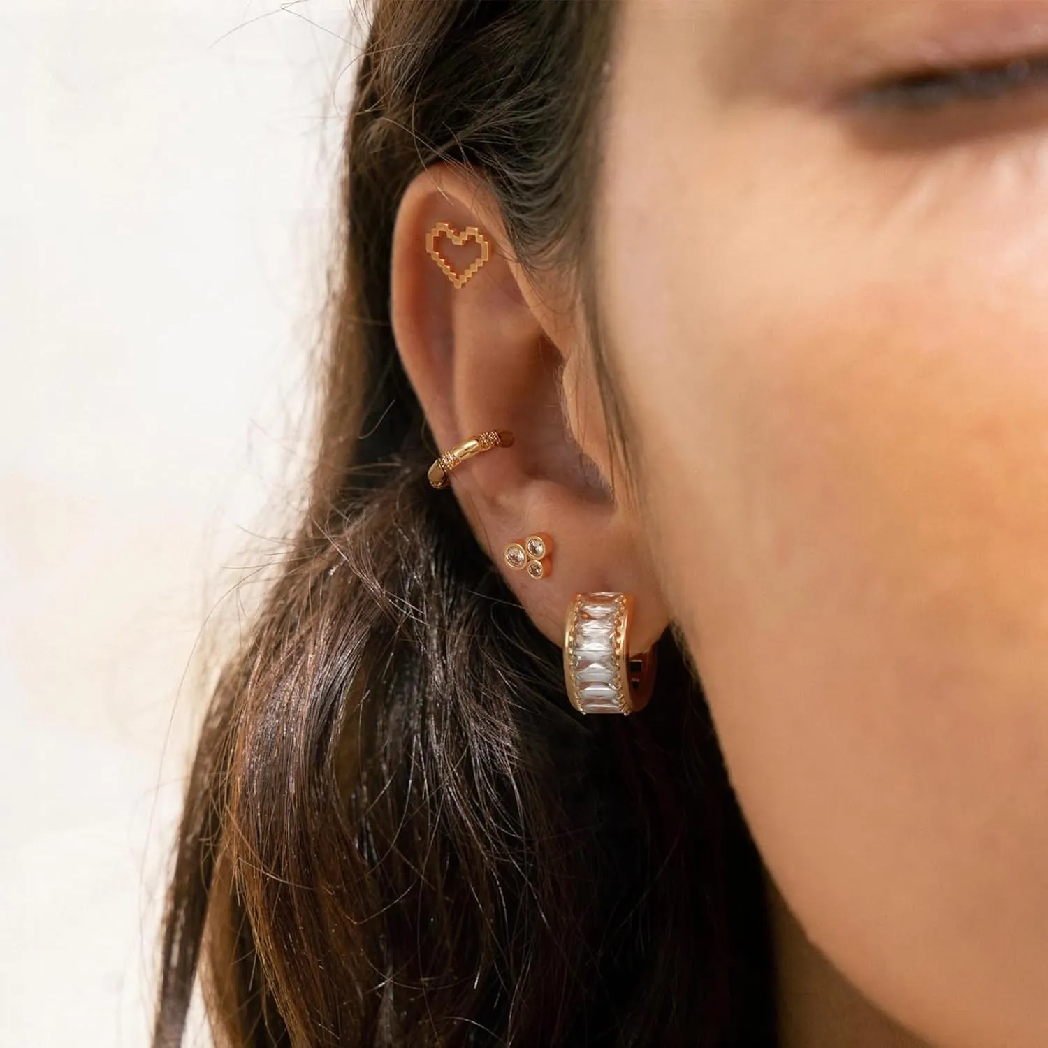 MEVECCO Gold Chunky Wide Huggie Hoop Earrings 18K Gold Plated Dainty Thick Round Ear Cute Small Sleeper Mini Huggie Earring Tiny Minimalist Wide Round CZ Hoop Earrings for Women Everyday Earring