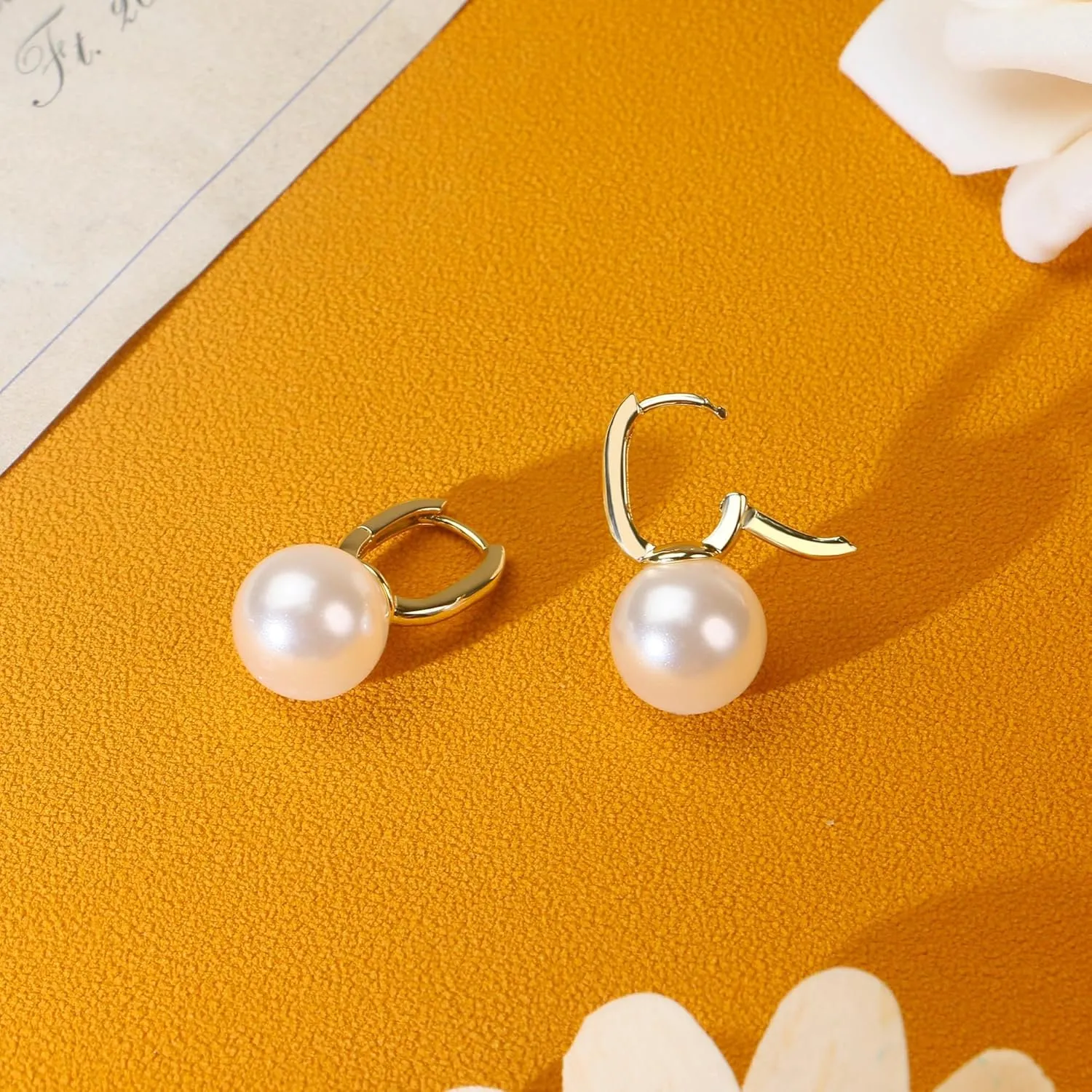Pearl Hoop Earrings, Pearl Huggie Earrings for Women Big Gold Pearl Earrings Dainty 12 mm Pearl Drop Earrings Dangle Hoop earring as Girls Leverback Earrings Vintage Jewelry Wedding Gifts