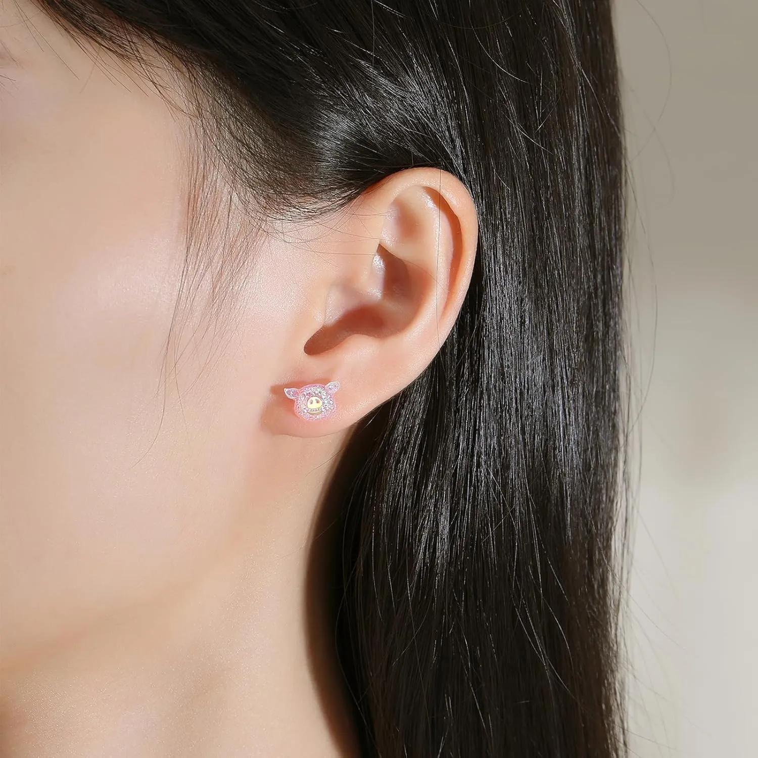 Plastic Earrings, KMEOSCH 2 Pairs Plastic Bling Pig Head Earrings Studs for Sensitive Ears