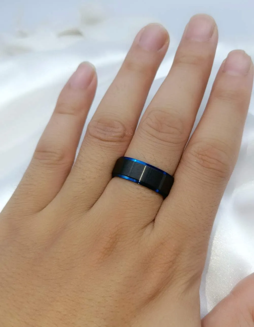 ringheart 2 Rings His and Hers Couple Rings Black Rings Red Cz Womens Wedding Ring Sets Titanium Steel Mens Wedding Bands