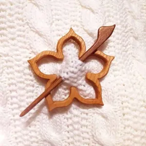 Wooden Flower Daisy Pattern Brooch,Cute Girls Boys Brooch Pin Shawl Pin Scarf Buckle Lapel Pin Brooch Gift for Women Lady Girl